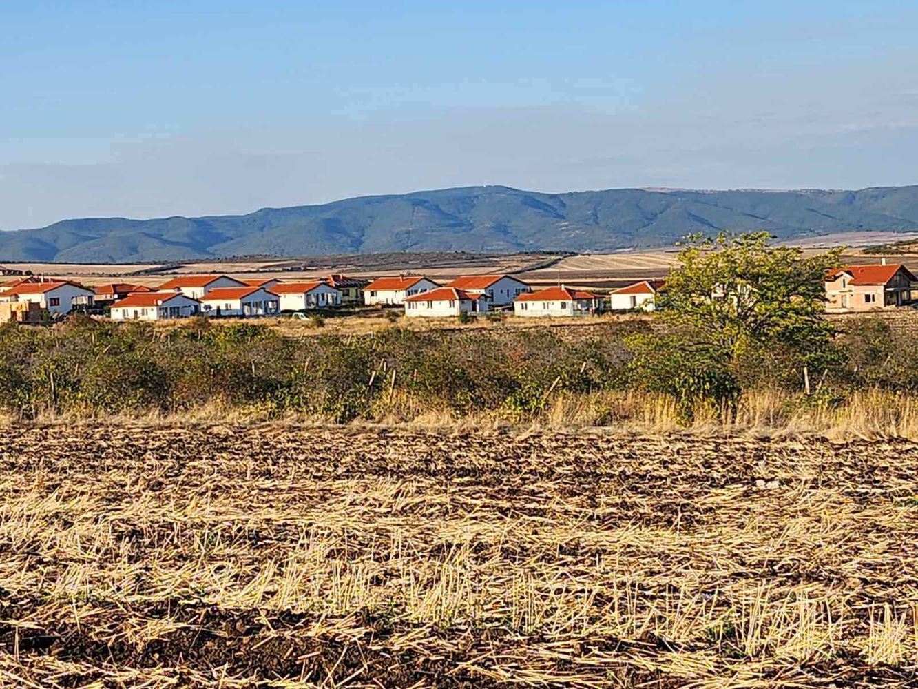 Neues einstöckiges Haus mit Garten in Kableshkovo – keine Wartungsgebühr