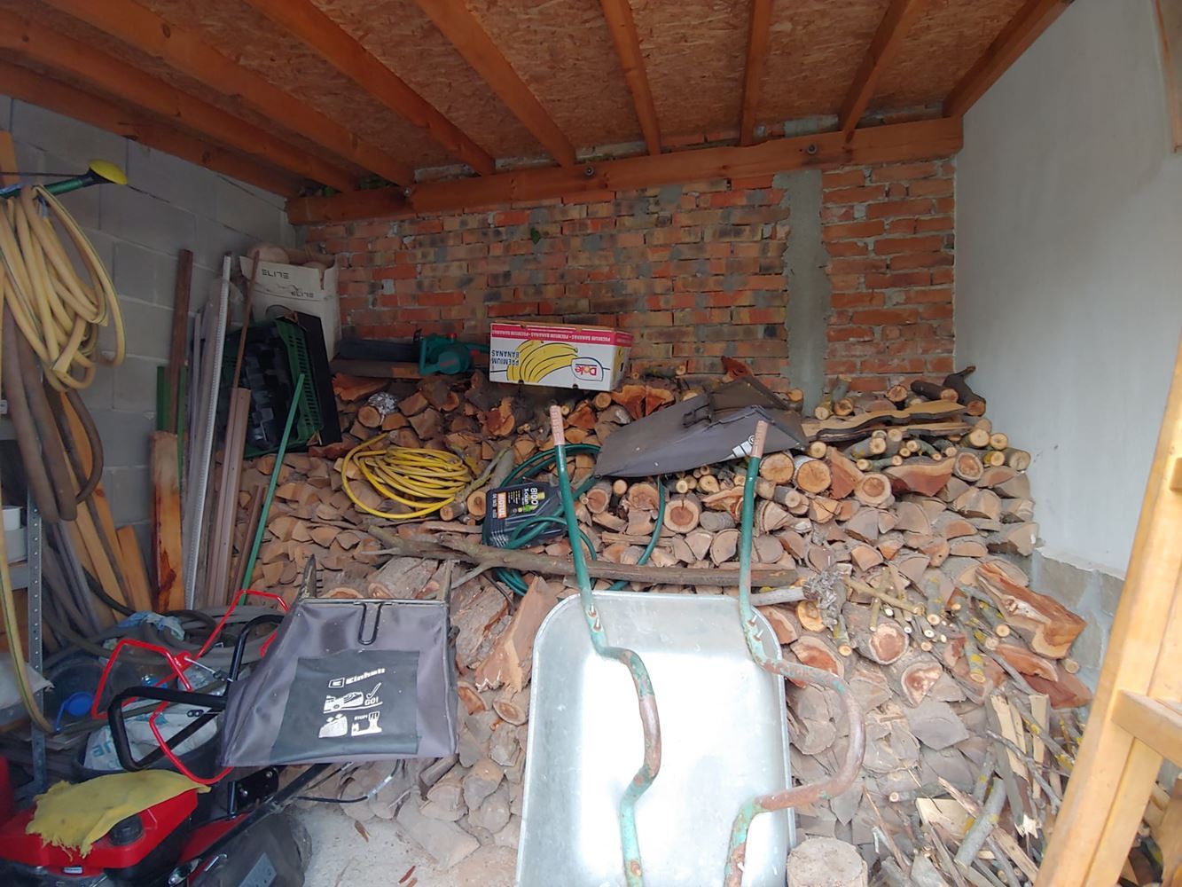Geräumiges zweistöckiges Haus mit großem Grundstück, Kamin, Sauna und Whirlpool im Dorf Drachevo