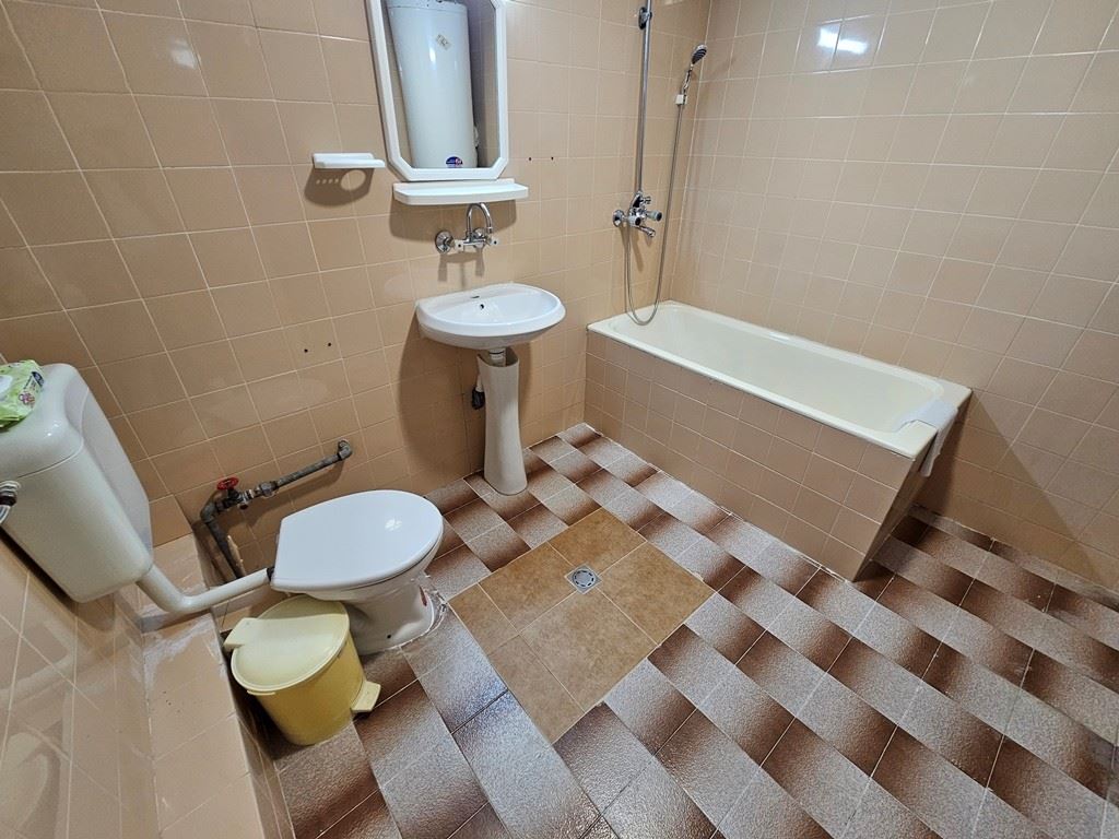 Geräumiges Einfamilienhaus mit Panoramablick in Kosharitsa