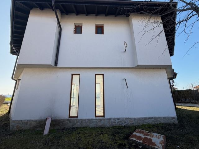 Luxuriöses zweistöckiges Haus mit Meerblick in Aheloy