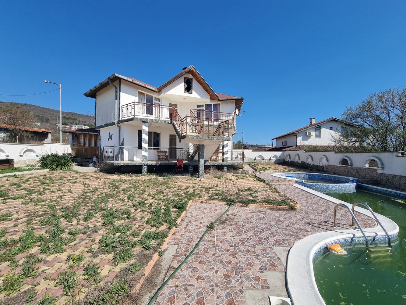Luxuriöses Haus mit Pool und Meerblick in Sveti Vlas – nur 1 km vom Strand entfernt