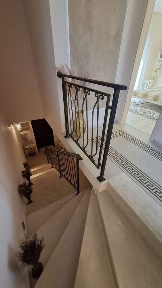 Luxuriöses zweistöckiges Haus in einer prestigeträchtigen Anlage in Pomorie