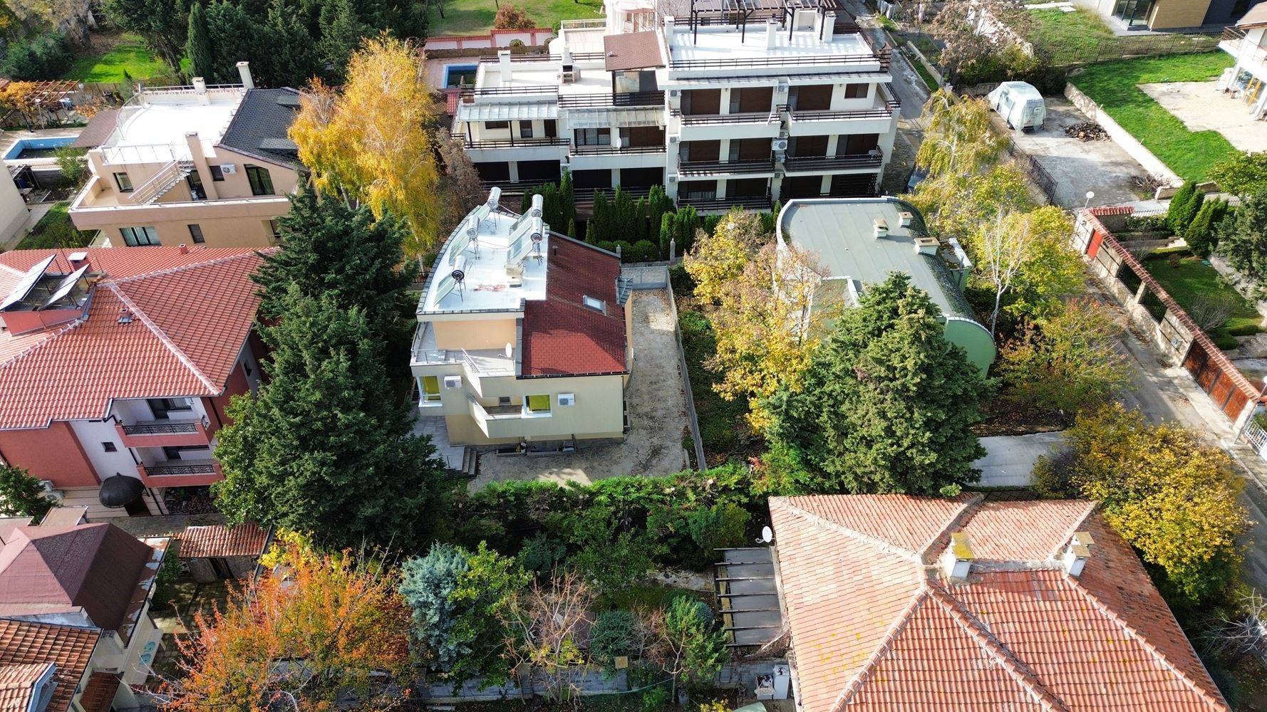 Panoramahaus auf vier Etagen mit 8 Schlafzimmern und Meerblick im Ferienort Sonnenstrand – ohne Wartungsgebühr
