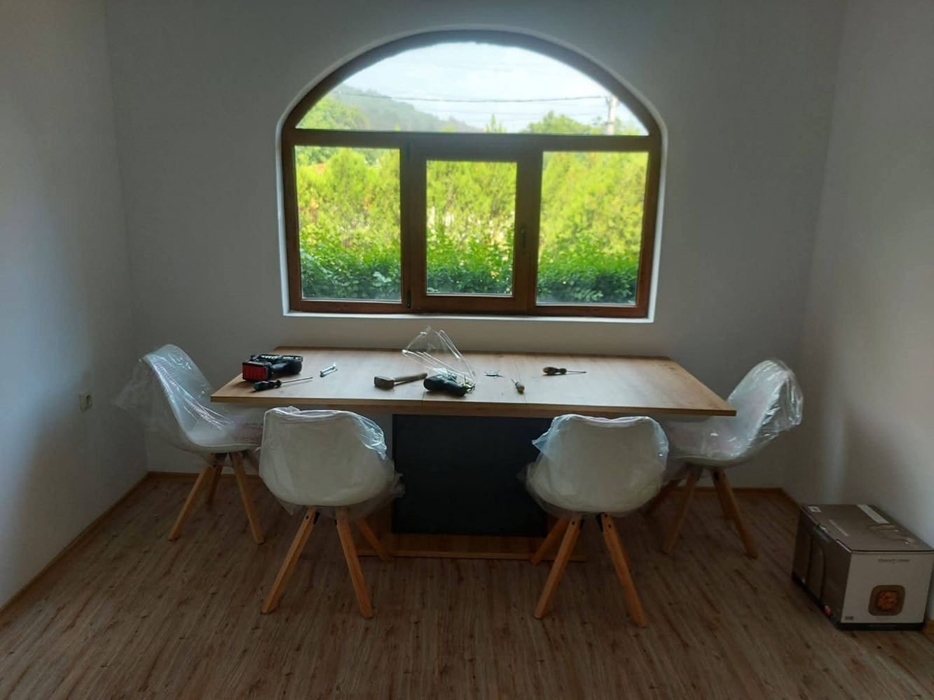 Zweistöckiges Einfamilienhaus im Dorf Goritsa – komplett renoviertes Zuhause mit Garten und wunderschöner Veranda