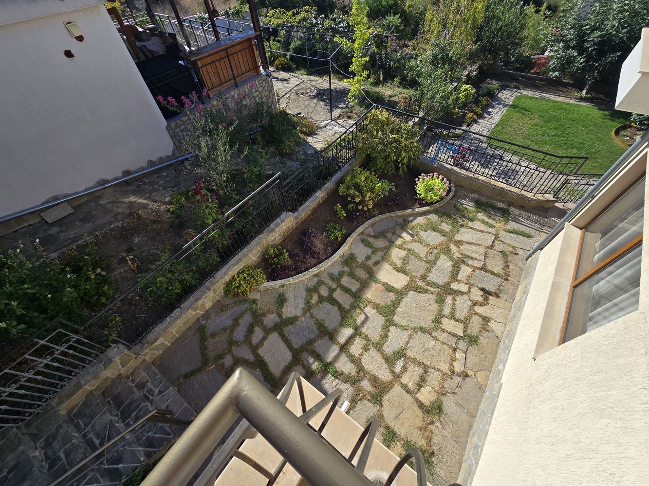 Freistehendes Haus mit Panoramablick auf das Meer und eigenem Garten in Sveti Vlas