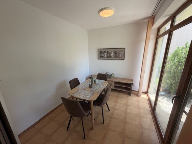 Zweigeschossiges Haus in einer modernen Anlage nahe Sonnenstrand – Komfort, Ruhe und ausgezeichnetes Wohnumfeld