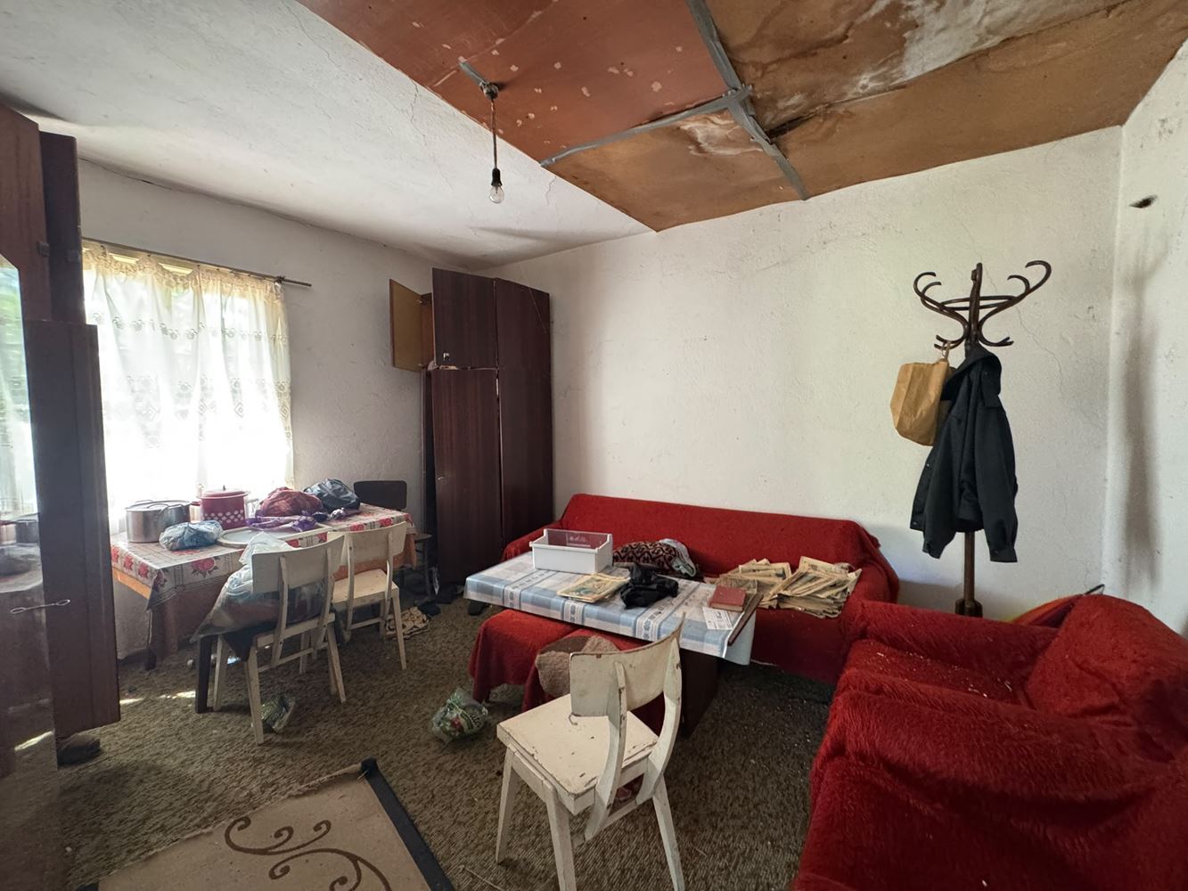Einstöckiges Haus mit großem Grundstück und Garage im Dorf Smolnik, Region Burgas – Ruhe und die Möglichkeit für ein neues Zuhause