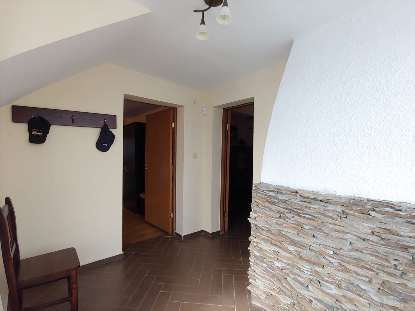 Geräumiges zweistöckiges Haus mit großem Grundstück, Kamin, Sauna und Whirlpool im Dorf Drachevo
