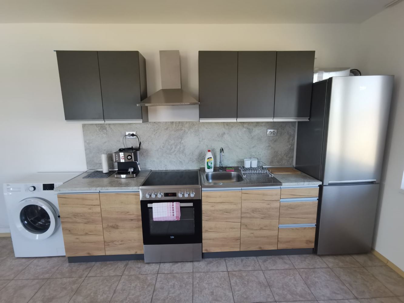 Geräumiges Einfamilienhaus mit Panoramablick in einem Öko-Komplex im Balkan-Gebirge