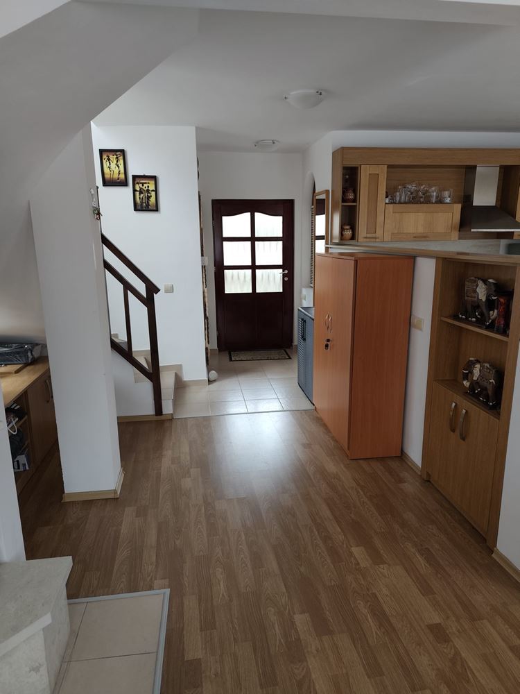 Luxuriöses zweistöckiges Haus mit Pool und schöner Panorama-Aussicht in einer prestigeträchtigen Anlage – Aheloy