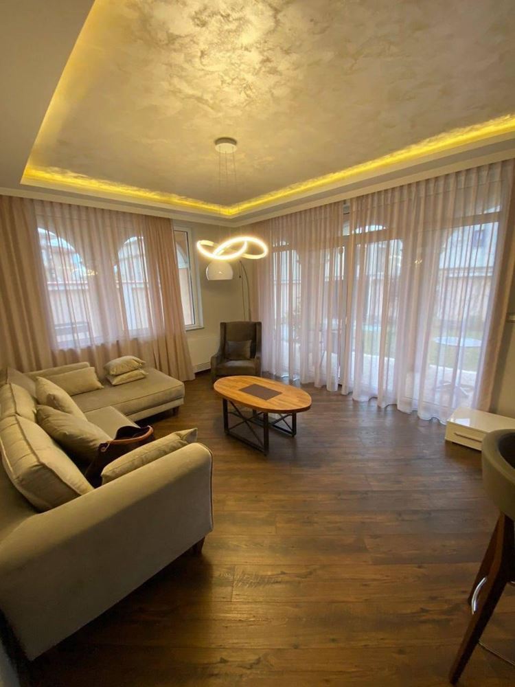 Modernes Haus im Zentrum von Ravda – luxuriöses bezugsfertiges Zuhause mit ausgezeichneter Lage und eigenem Grundstück