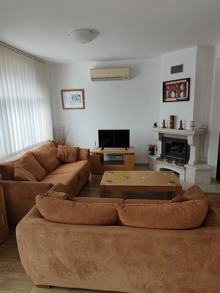 Luxuriöses zweistöckiges Haus mit Pool und schöner Panorama-Aussicht in einer prestigeträchtigen Anlage – Aheloy