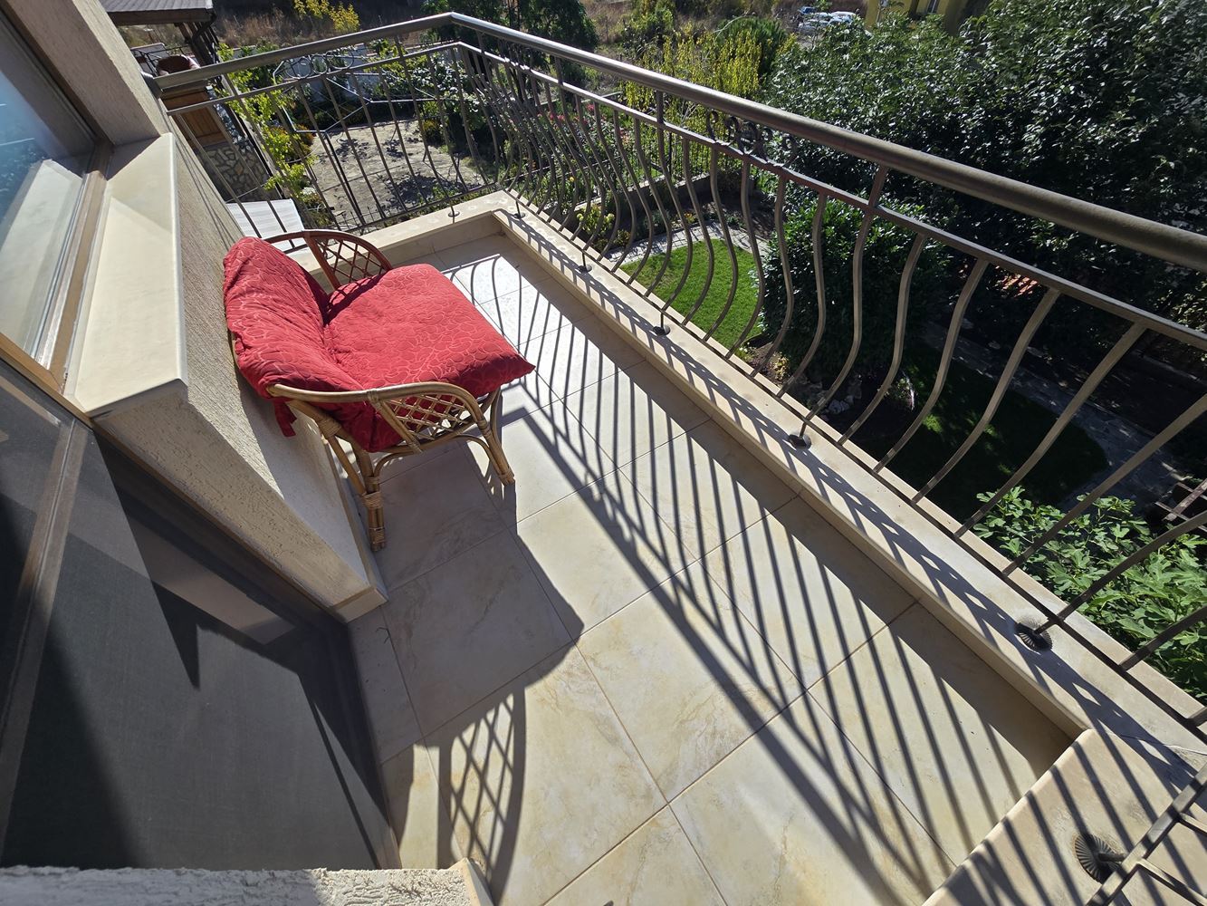Freistehendes Haus mit Panoramablick auf das Meer und eigenem Garten in Sveti Vlas