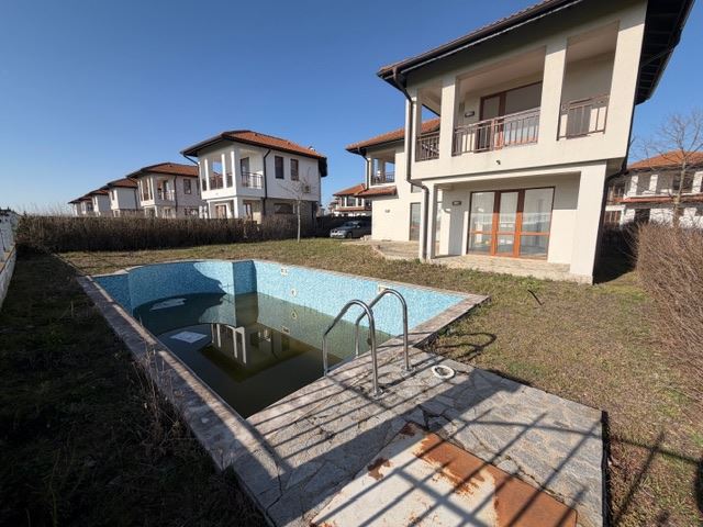 Luxuriöses zweistöckiges Haus mit Meerblick in Aheloy