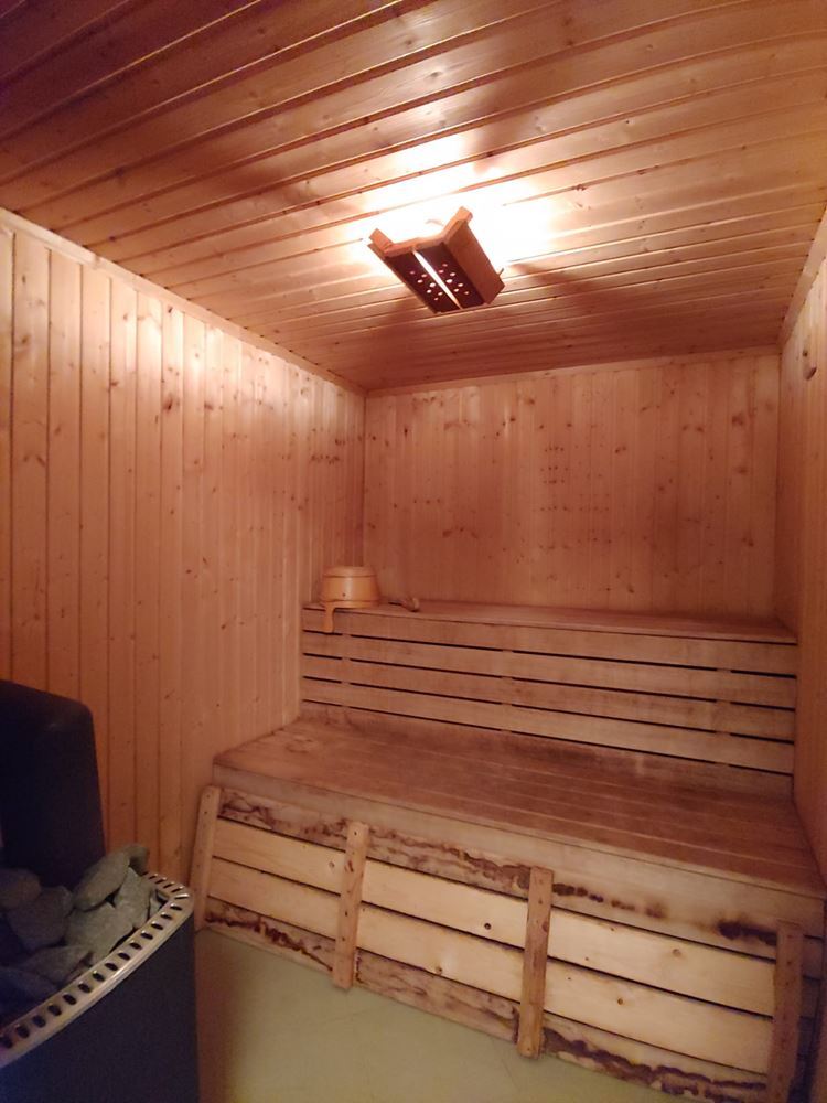 Geräumiges zweistöckiges Haus mit großem Grundstück, Kamin, Sauna und Whirlpool im Dorf Drachevo