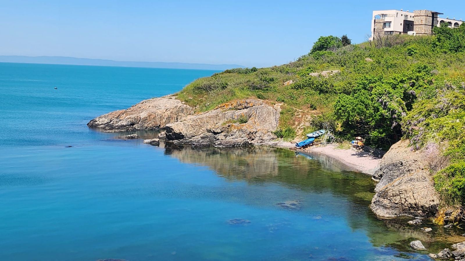 Wunderschönes dreistöckiges Haus in erster Meereslinie in Sosopol mit Panoramablick auf die Paradiesbucht