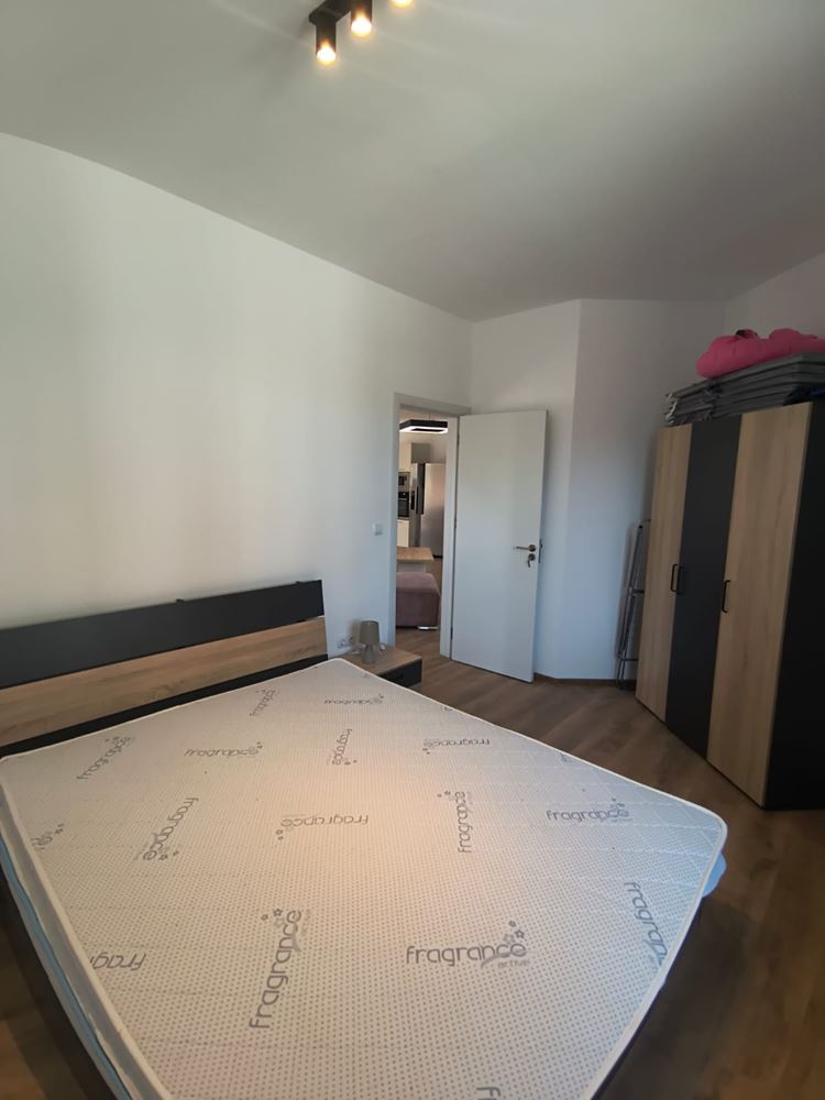 Zweistöckiges Haus mit Swimmingpool und eigenem Garten mit Stellplatz in Aheloy – vollständig möbliert und bezugsfertig