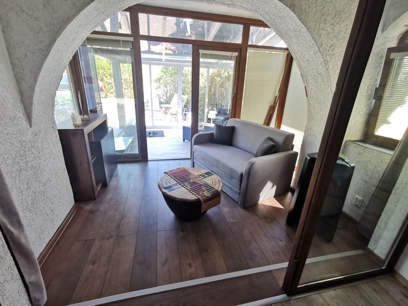 Zweistöckiges Einfamilienhaus im Dorf Goritsa – komplett renoviertes Zuhause mit Garten und wunderschöner Veranda