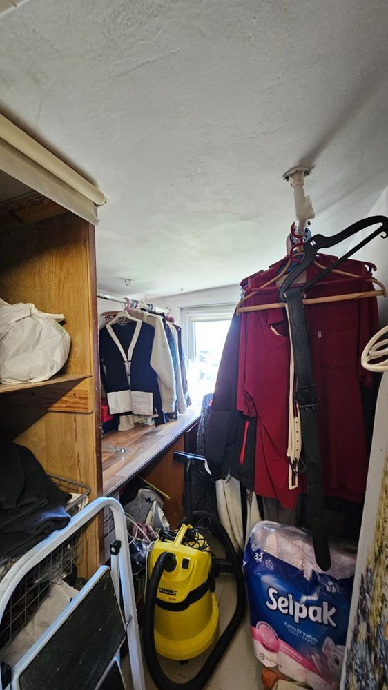 Ausgezeichnetes einstöckiges Haus mit Pool und großem Grundstück im Dorf Dyulevo