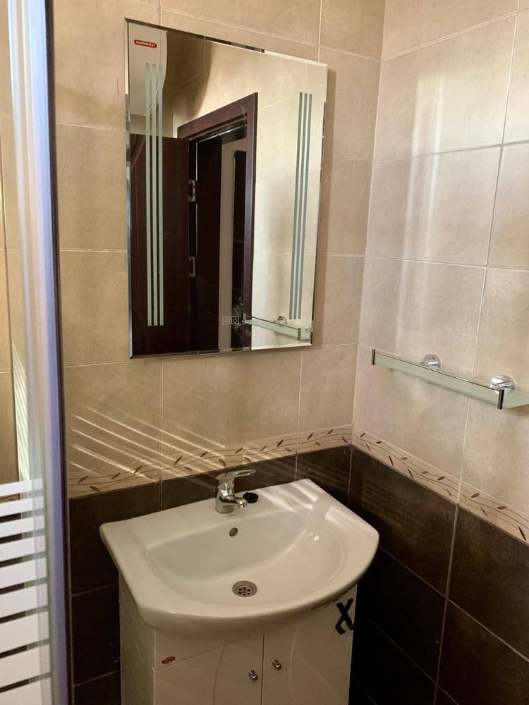 Zweistöckiges Einfamilienhaus im Dorf Goritsa – komplett renoviertes Zuhause mit Garten und wunderschöner Veranda