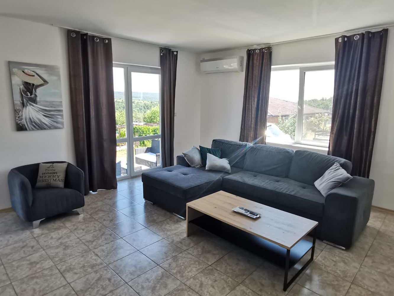 Geräumiges Einfamilienhaus mit Panoramablick in einem Öko-Komplex im Balkan-Gebirge