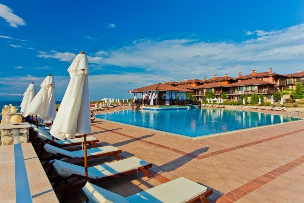 Elegantes Haus mit Meerpanorama im prestigeträchtigen Komplex Sozopolis in Sozopol – Luxus, Komfort und Investition in erster Meereslinie