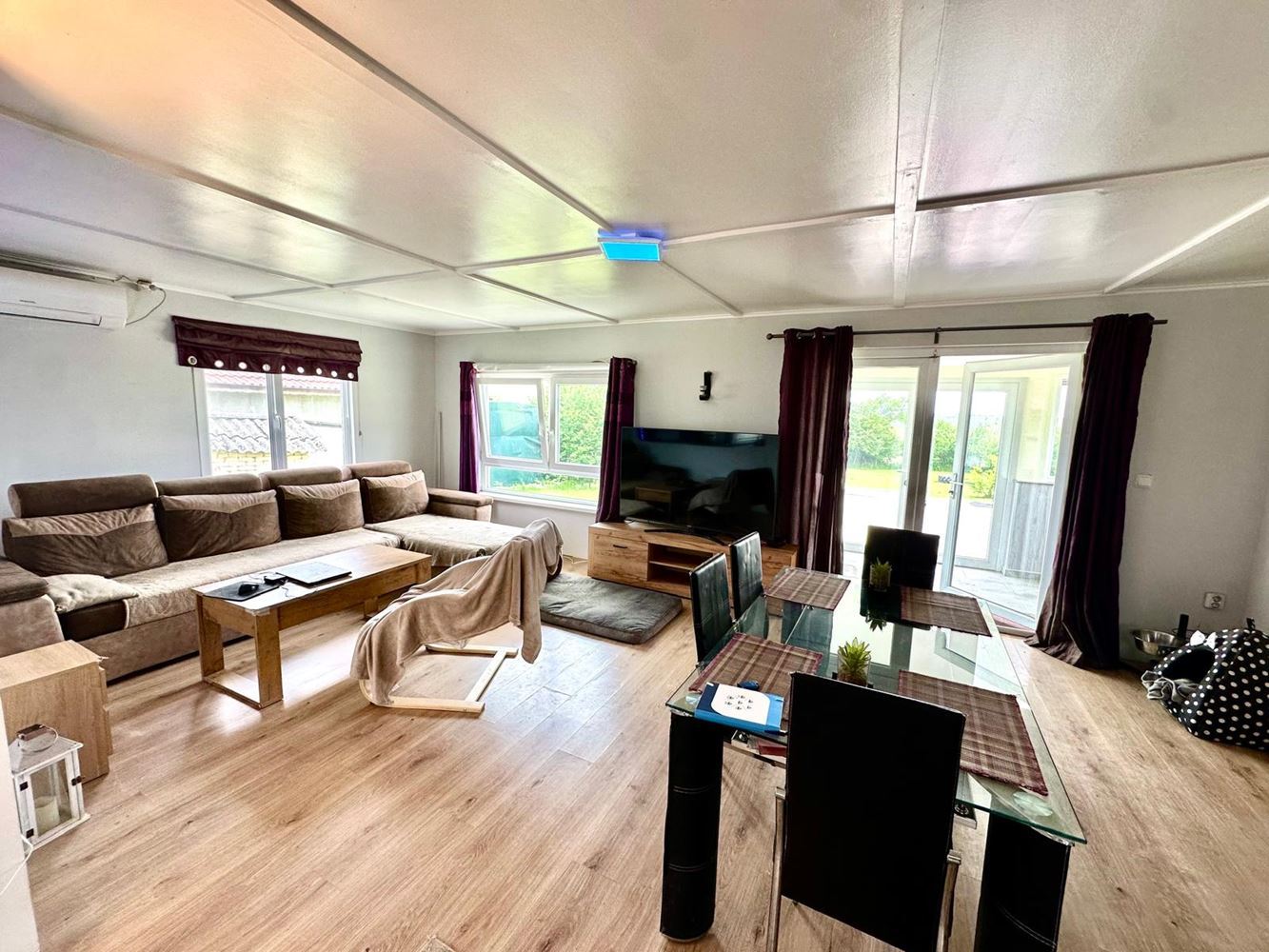Komplett renoviertes Haus mit großem Grundstück und perfekten Bedingungen für ganzjähriges Wohnen