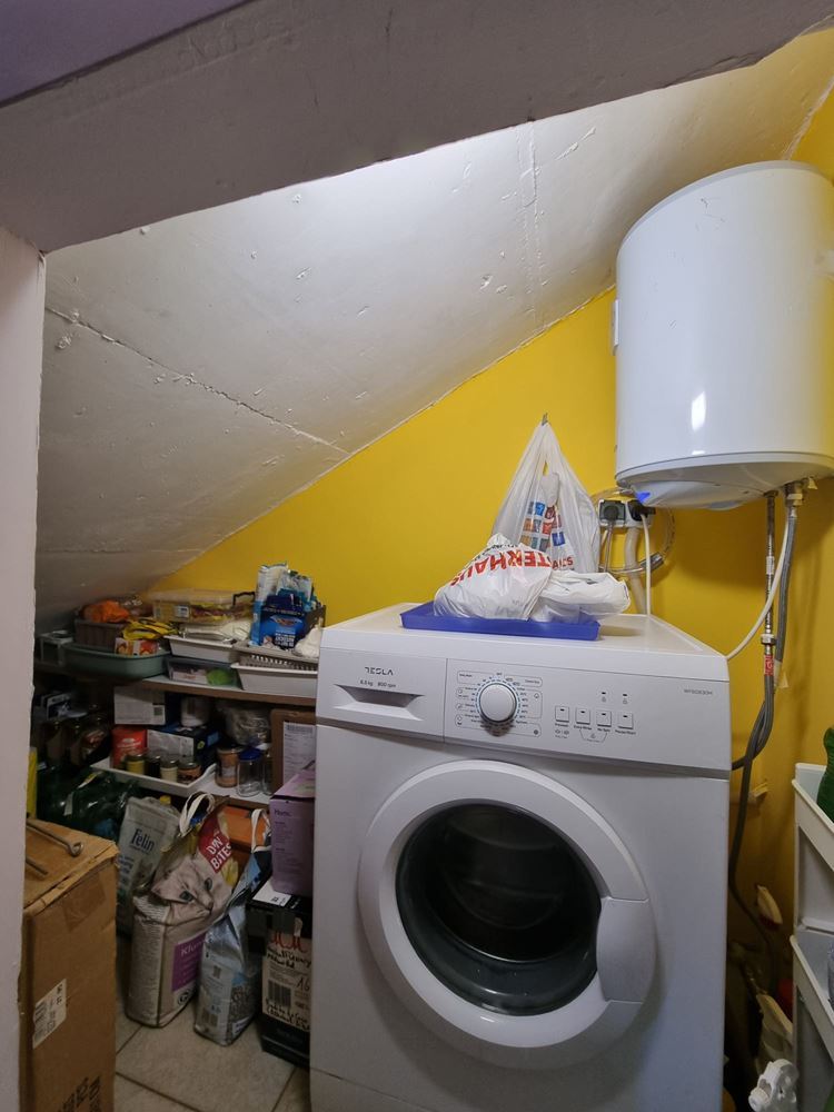 Wunderschönes zweistöckiges Haus mit Garten, Garage und moderner Heizung in Kosharitsa
