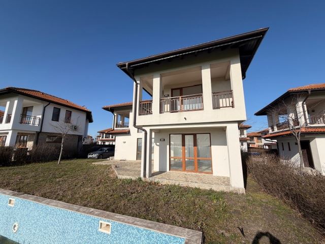 Luxuriöses zweistöckiges Haus mit Meerblick in Aheloy