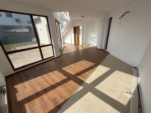 Luxuriöses zweistöckiges Haus mit Meerblick in Aheloy