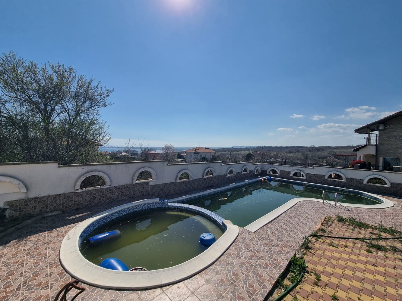 Luxuriöses Haus mit Pool und Meerblick in Sveti Vlas – nur 1 km vom Strand entfernt