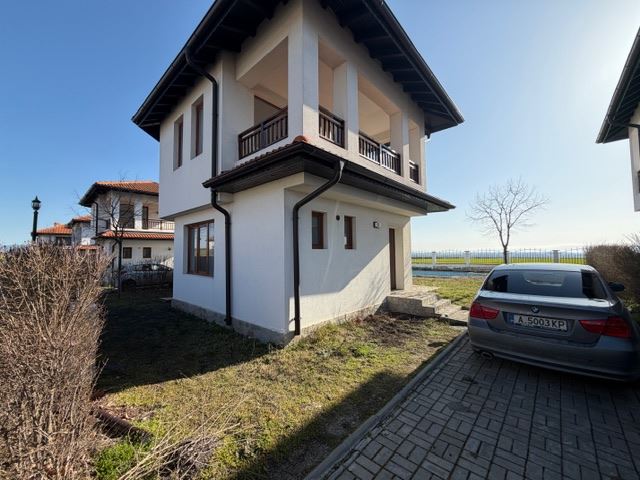 Luxuriöses zweistöckiges Haus mit Meerblick in Aheloy