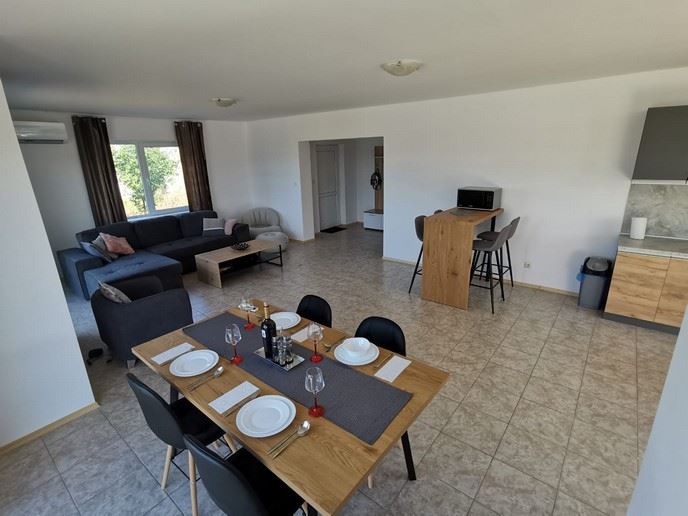 Geräumiges Einfamilienhaus mit Panoramablick in einem Öko-Komplex im Balkan-Gebirge