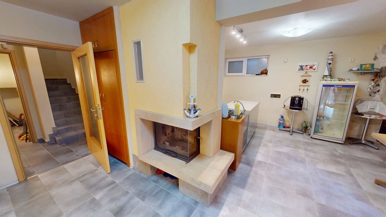 Panoramahaus auf vier Etagen mit 8 Schlafzimmern und Meerblick im Ferienort Sonnenstrand – ohne Wartungsgebühr